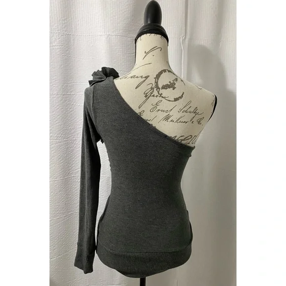 One Shoulder Ruffle Detail Gray Knit Top - Picture 2 of 3